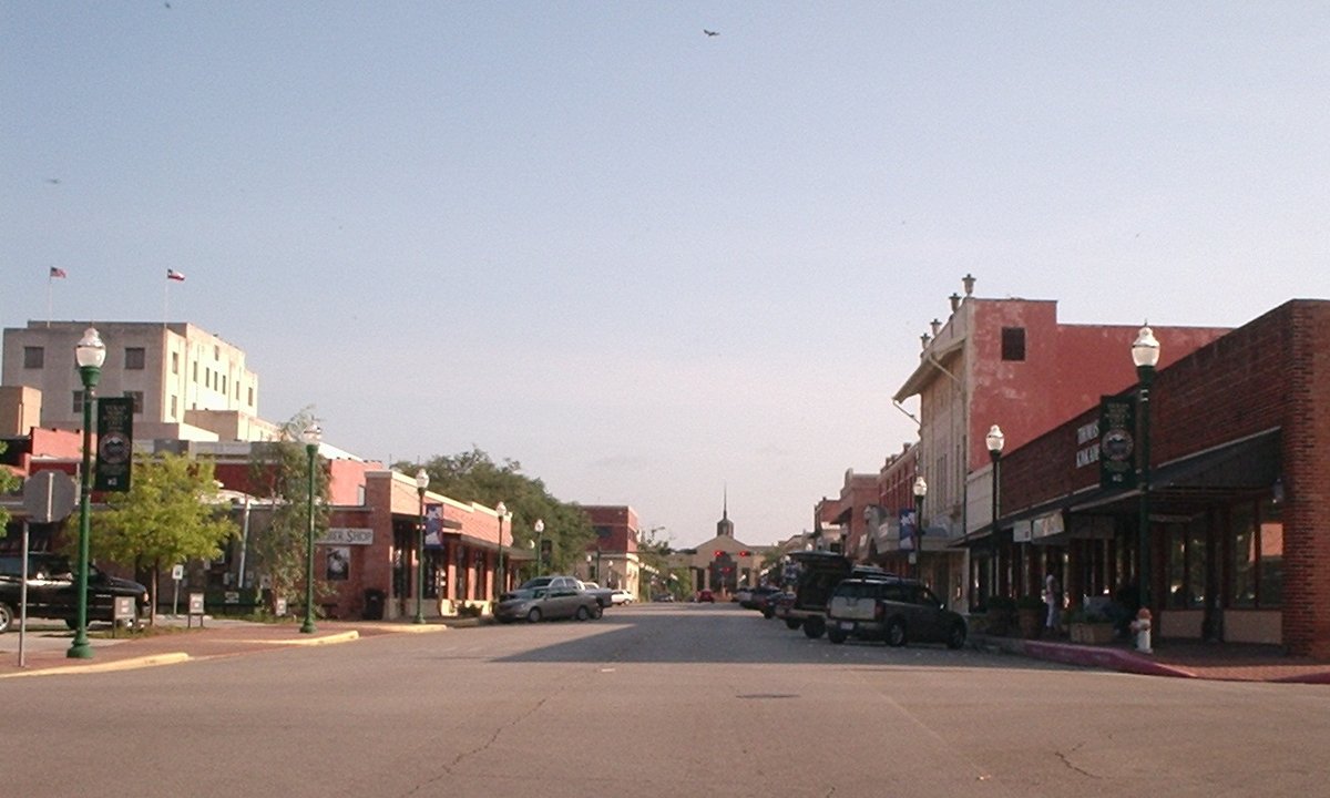 Bentwater, TX - Файл:North Main St., Conroe, Texas, X Simonton St..JPG — Википедия