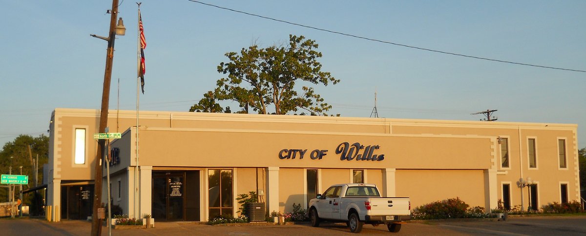 Willis, TX - پرونده:City Hall of Willis, Texas, East View.jpg - ویکی‌پدیا، دانشنامهٔ آزاد